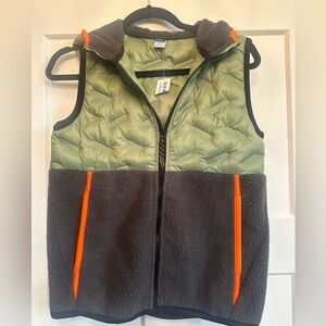 BNWT Old Navy Boys Puffer Fleece Vest, size 10-12